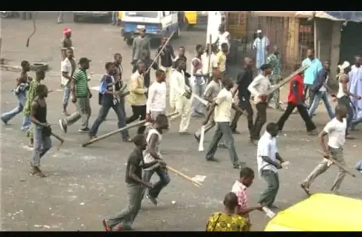 Thugs On Rampage In Lagos, Threaten Non-APC Voters [Video]